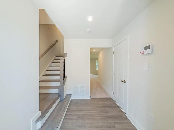 3rd image of 305 W 20th St #305