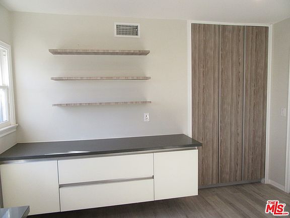 5th image of 437 Shirley Pl APT A