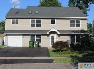15 Kenmore Rd, Edison, NJ 08817