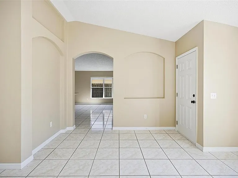 106 La Mancha Dr — Photo 7