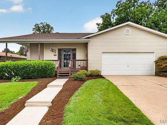 5th image of 8686 Barby Ln