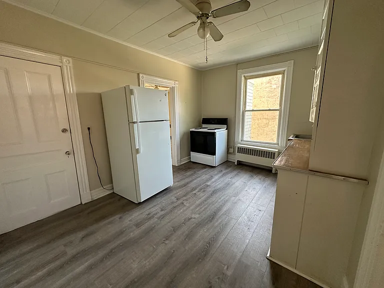 610 Church St #2S — Photo 3