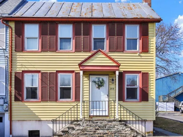 208 W 2nd St, Bernville, PA 19506