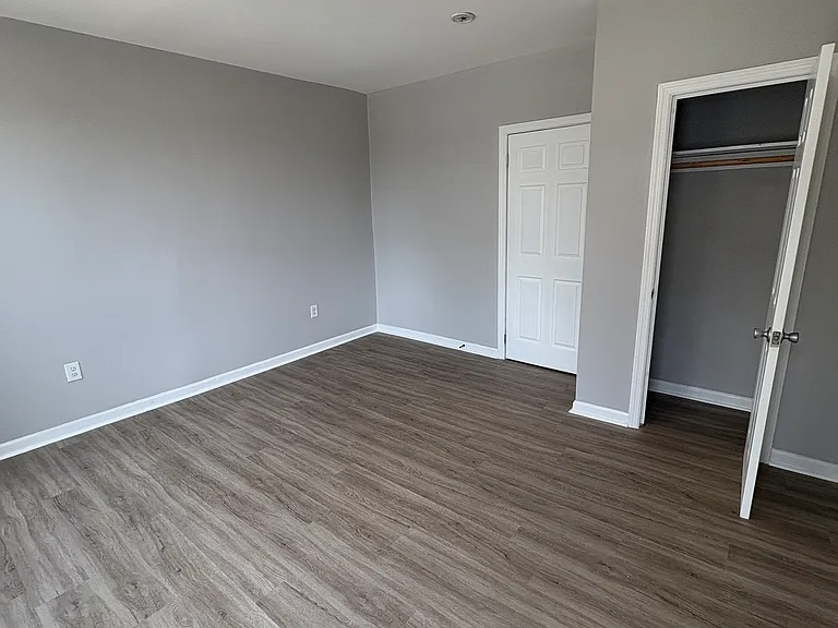 180 Bayview Ave #1 — Photo 3