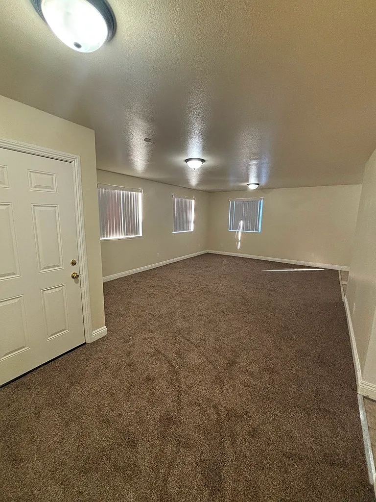 Building Photo - 159 W 89th St