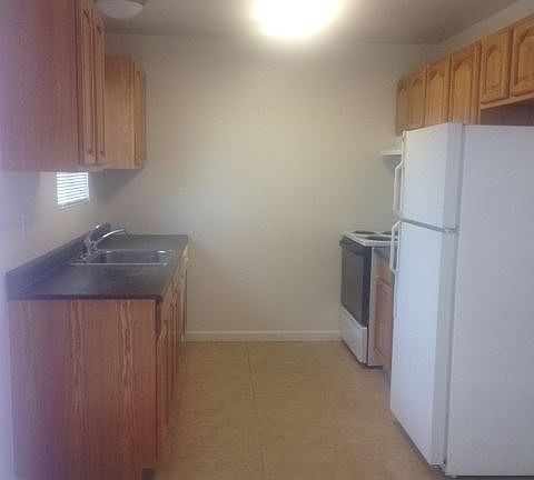 2nd image of 423 Bartlett Ave APT 01