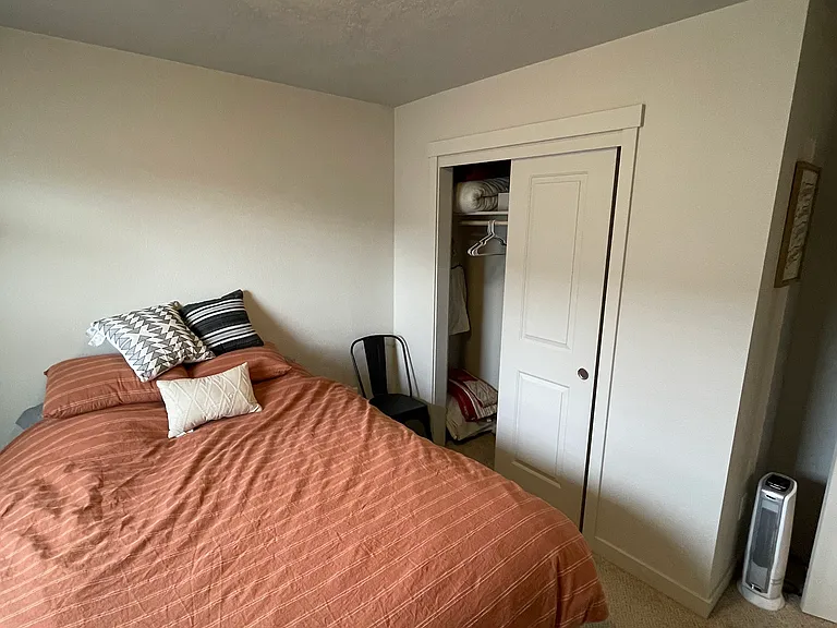 660 SW Inby St — Photo 9