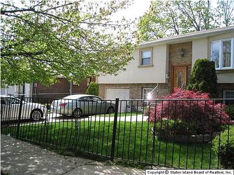 2nd image of 885 Hylan Blvd