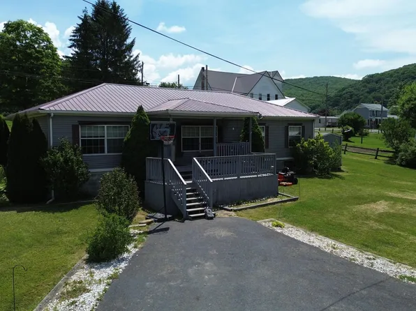 180 3rd Ave, Durbin, WV 26264