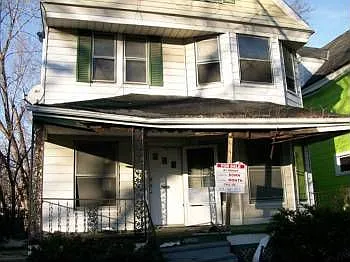 10903 Hathaway Ave photo 1