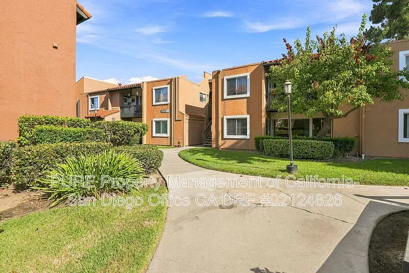 2 bed, 2.0 bath, 855 sqft, $2,795 — Photo 2