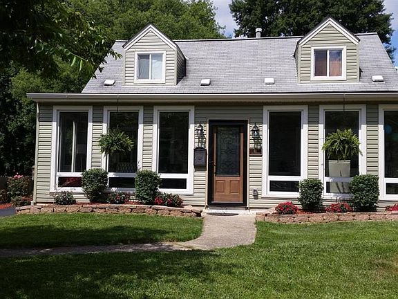 2nd image of 49 Collingwood Ave