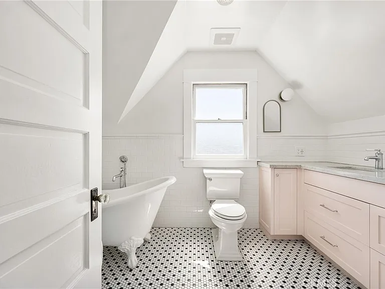 390 N Cambridge St — Photo 41