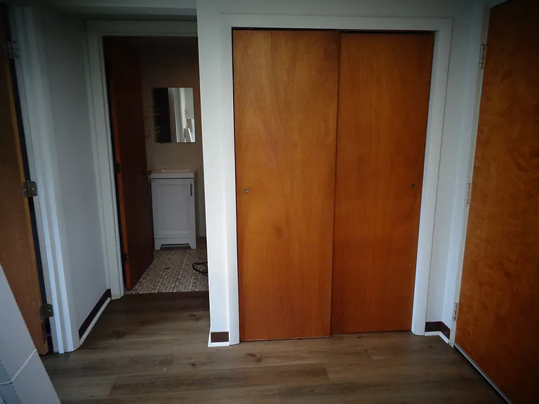 White St — Photo 11