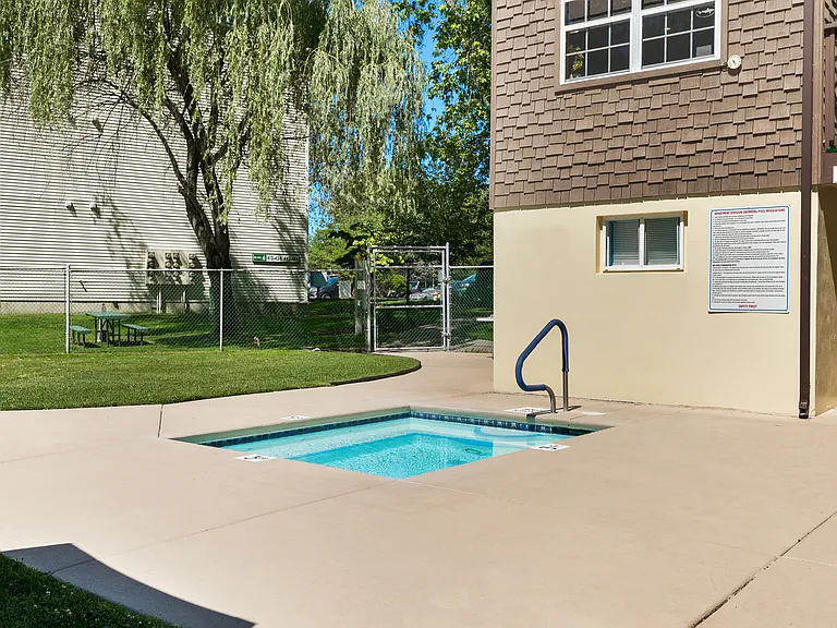 Hot Tub/Spa