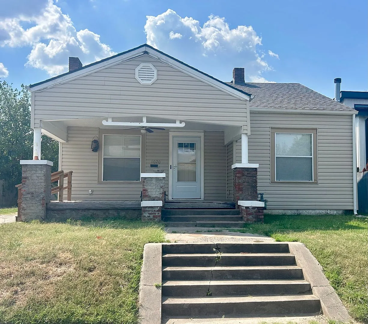 Completely remodeled and ready for its new tenant! — Photo 1