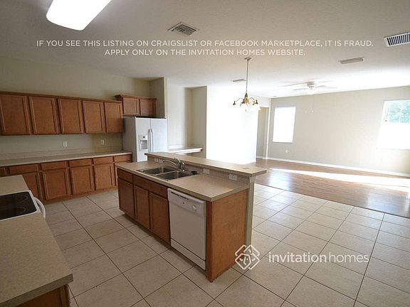 5th image of 4609 Harts Brook Ln