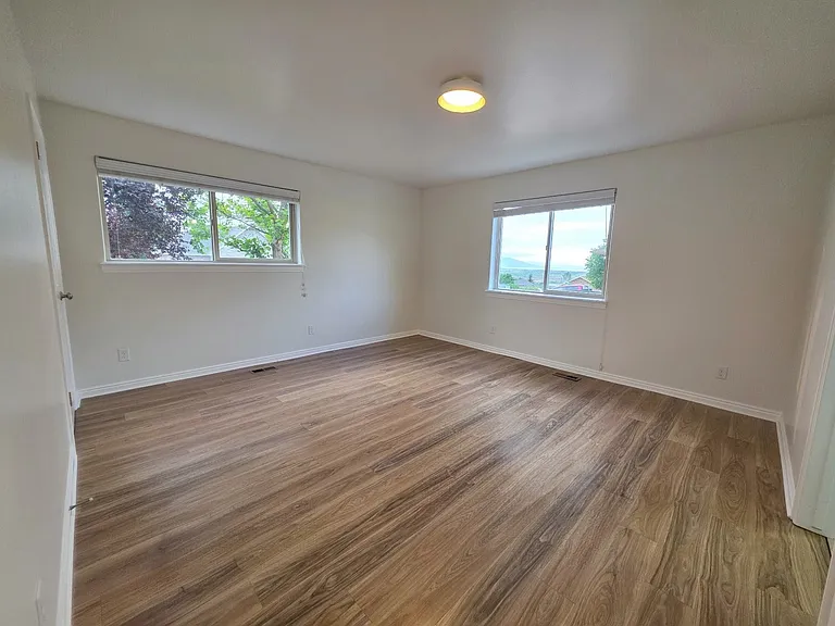 326 N Escalante Dr #B — Photo 6