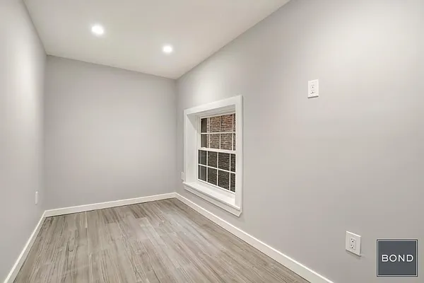 Rented by Bond New York | media 17