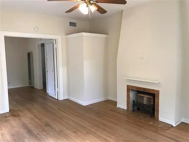 2 bed, 1.0 bath, 900 sqft, $2,350 — Photo 2