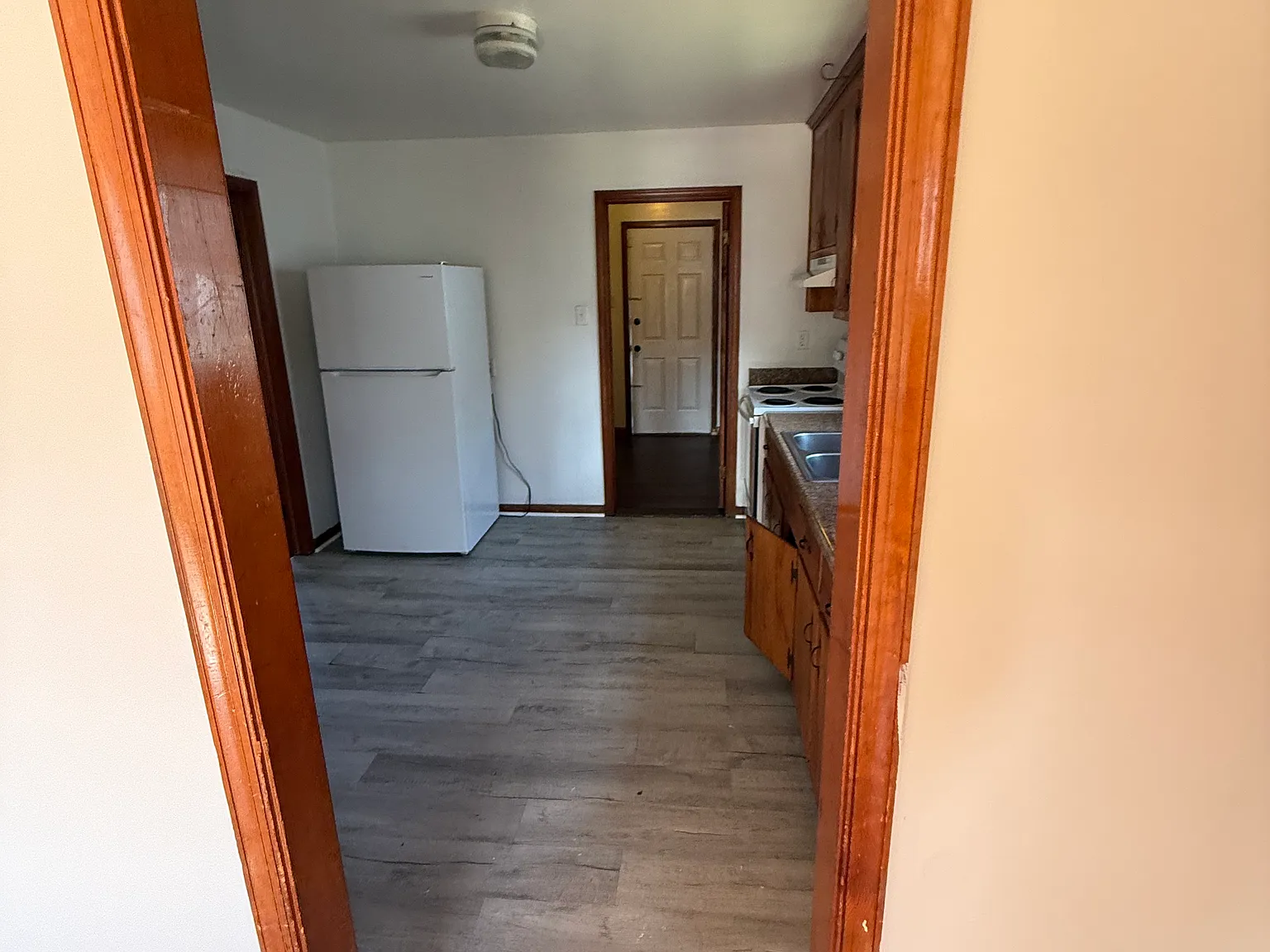 3 bed, 1095 sqft, $1,750 — Photo 4