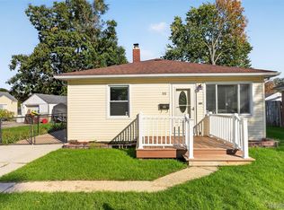 88 Potter Dr, Belleville, MI 48111