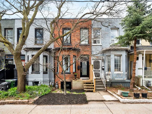 164 Munro St, Toronto, ON M4M 2B9