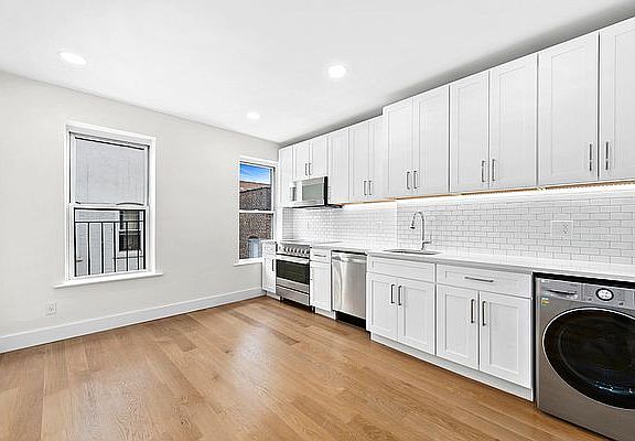 3rd image of 53 W 106th St APT 5A