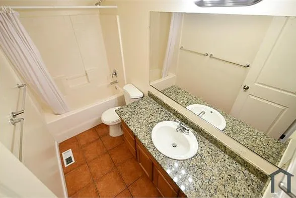 7517 Bancroft Ave — Photo 16