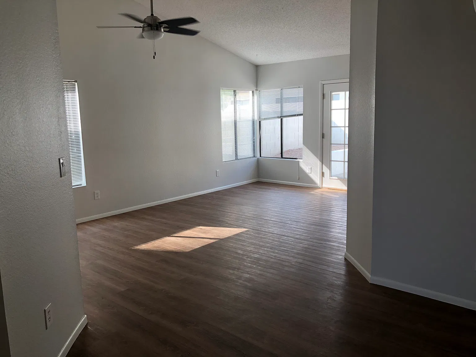 3 bed, 1220 sqft, $1,850 — Photo 2