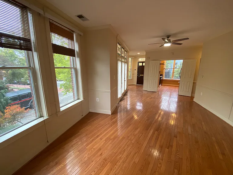 619 I St SE #A — Photo 36