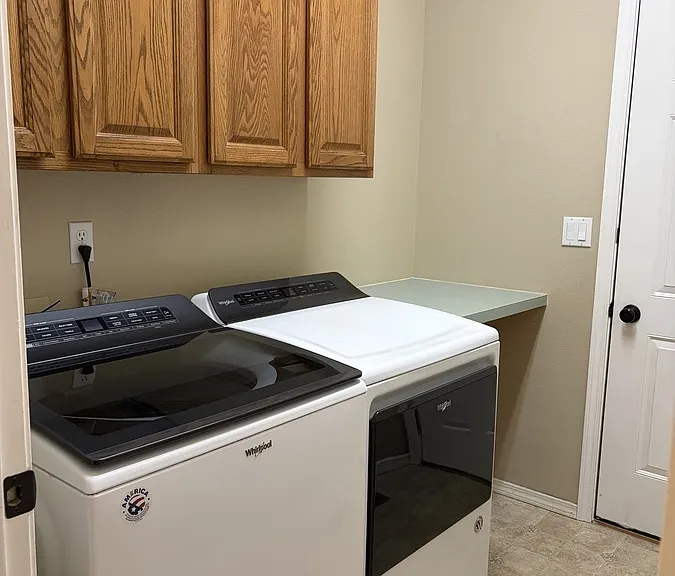 682 W Criterion St — Photo 23