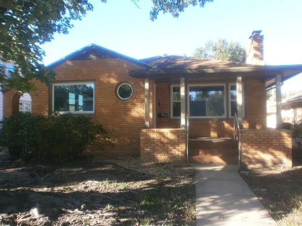 520 Sunset Dr, Salina, KS 67401