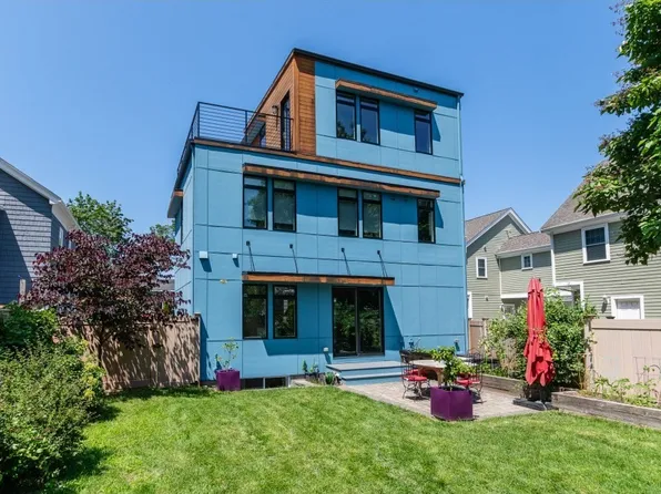 21 Montgomery St #21, Cambridge, MA 02140