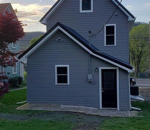 2nd image of 710 Willowbank St