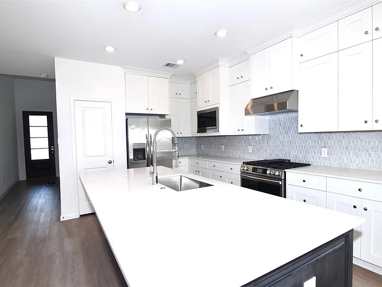 30375 Centipede Grove Ln — Photo 3