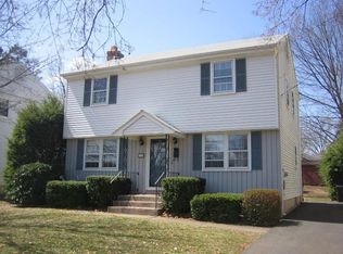 19 Alexander St, Manchester, CT 06040