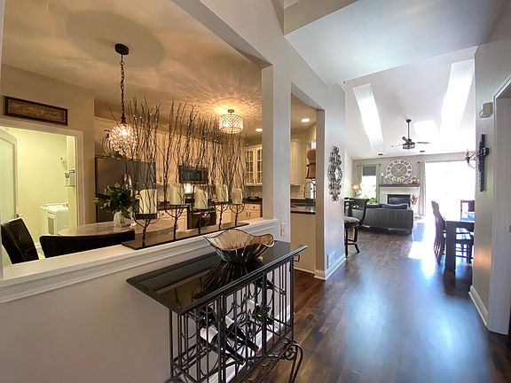 3rd image of 11557 Lake Shore Dr