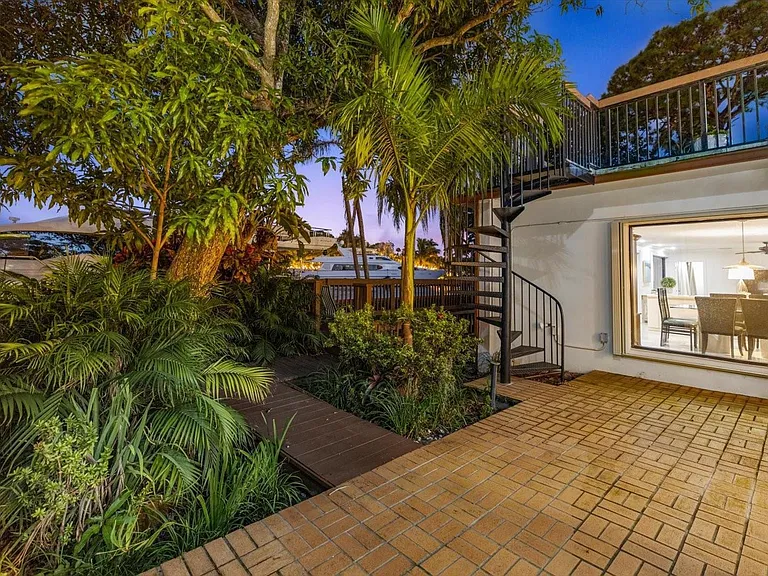1240 SW 14th Ave — Photo 62