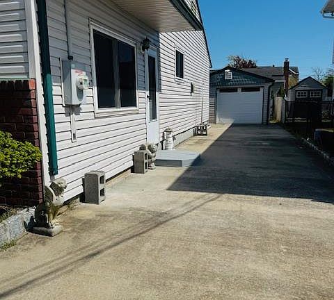 3rd image of 10 Schley Avenue