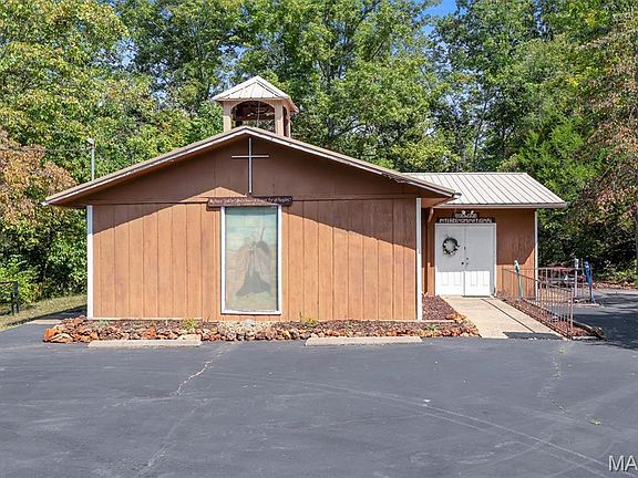 23rd image of 2137 N Lake View Dr