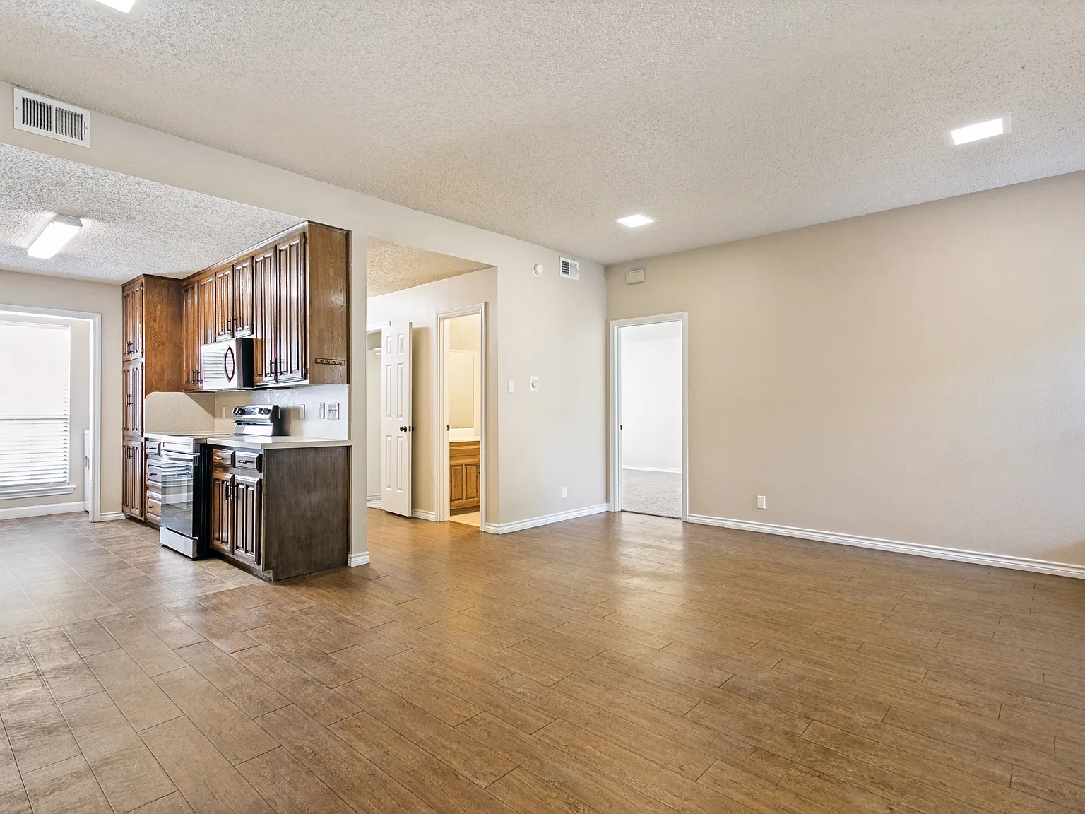 3 bed, 1750 sqft, $1,950 — Photo 4