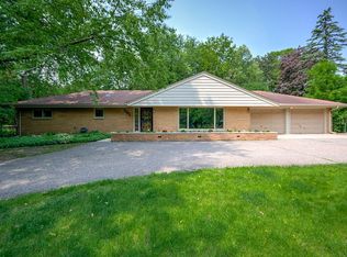 3710 Sunrise Dr E, Minnetonka, MN 55345