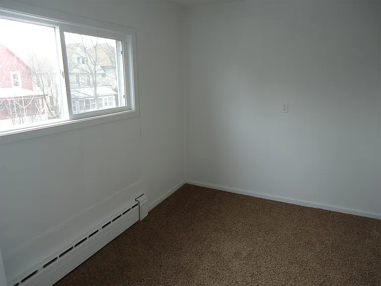 115 3rd St S — Photo 3