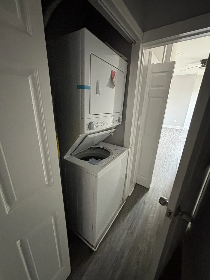 2 bed, 1.0 bath, $1,350 — Photo 4