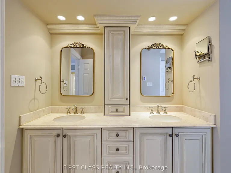 80 Douglas Dr — Photo 11