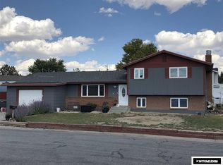 1701 Edinburgh St, Rawlins, WY 82301