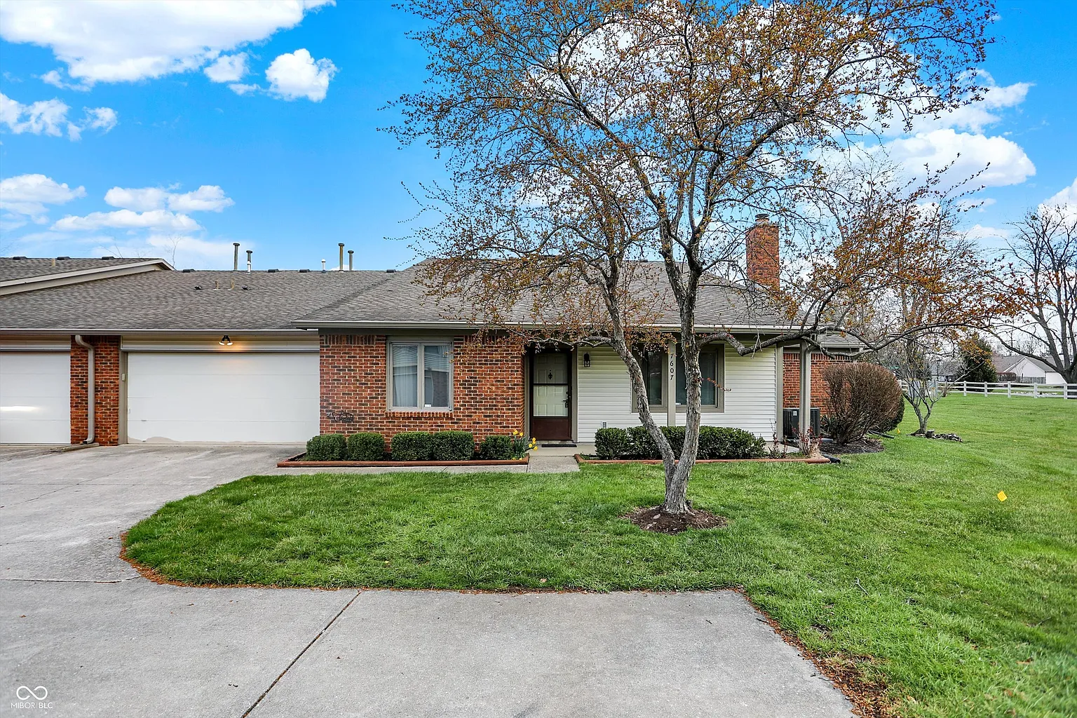 7607 Farm View Cir E photo 1