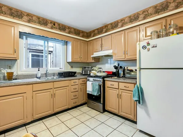 3218 Pleasant Avenue image 9 of 44