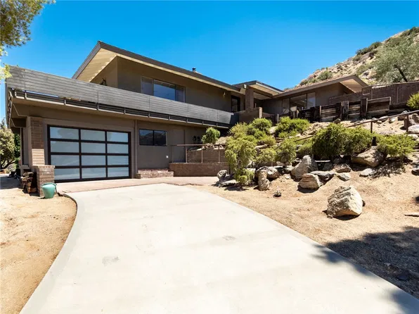 8708 Sage Ave, Yucca Valley, CA 92284